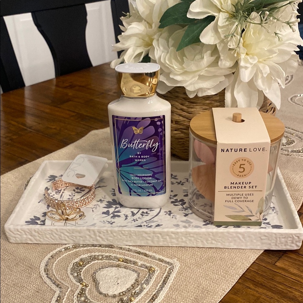 DKNY floral bath accessory tray